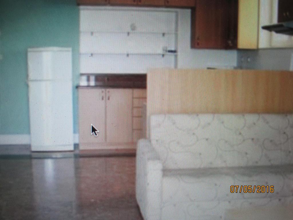 Apartments Lozina On The Beach Омиш Экстерьер фото